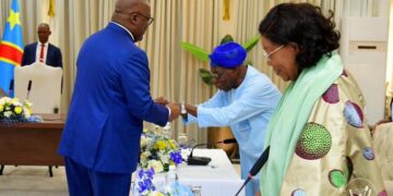 RDC – Diplomatie régionale Tshisekedi reçoit le Panel des facilitateurs de l’Union africaine pour relancer la dynamique de paix